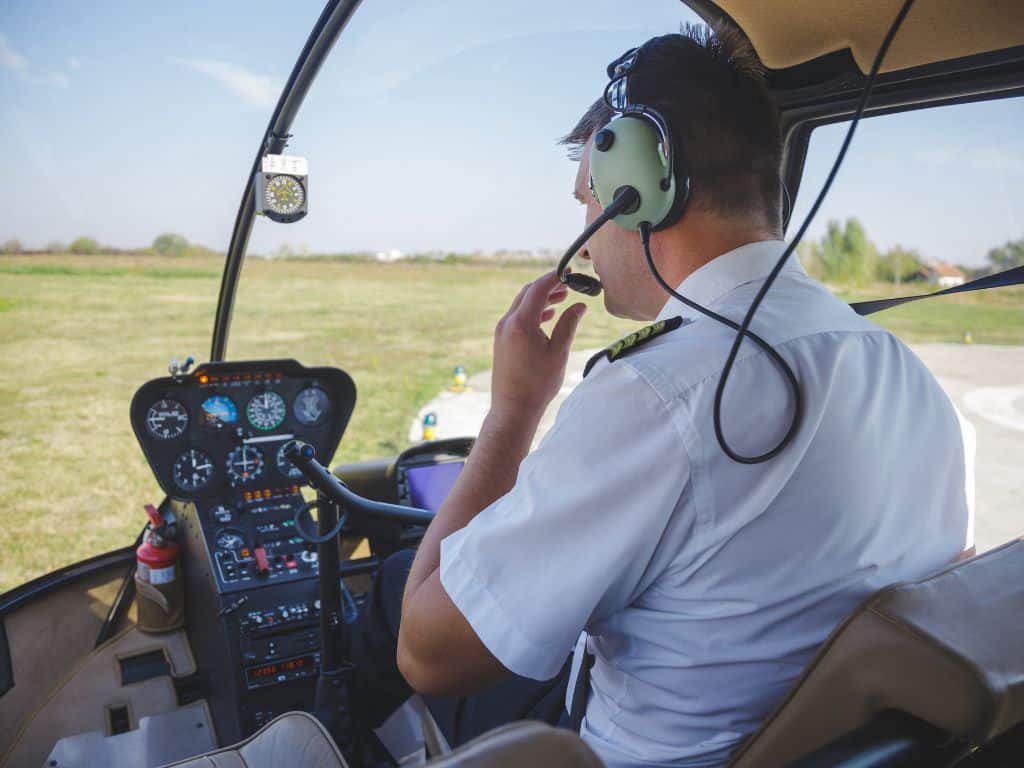 helicopter pilot license training requirements